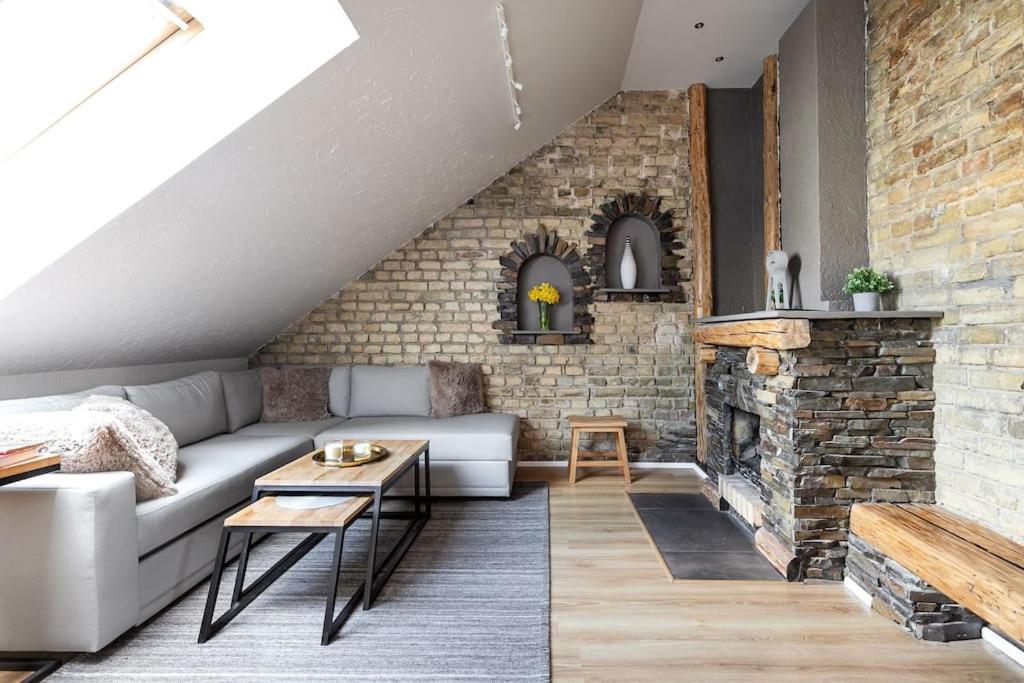 Luxury Apartment In Gediminas Avenue With Terrace 维尔纽斯 外观 照片