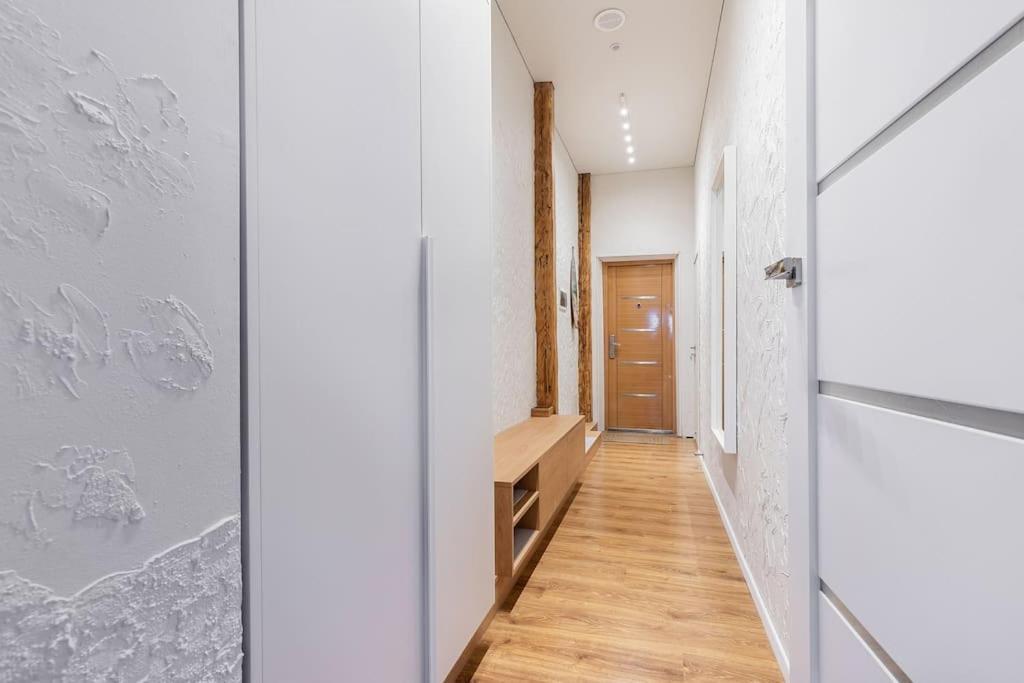 Luxury Apartment In Gediminas Avenue With Terrace 维尔纽斯 外观 照片